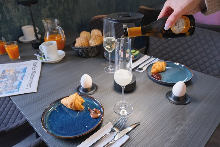 Breakfast/Coffee Service 11 of 15