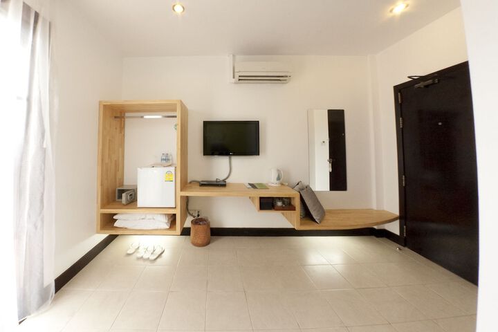 Room 4 of 35