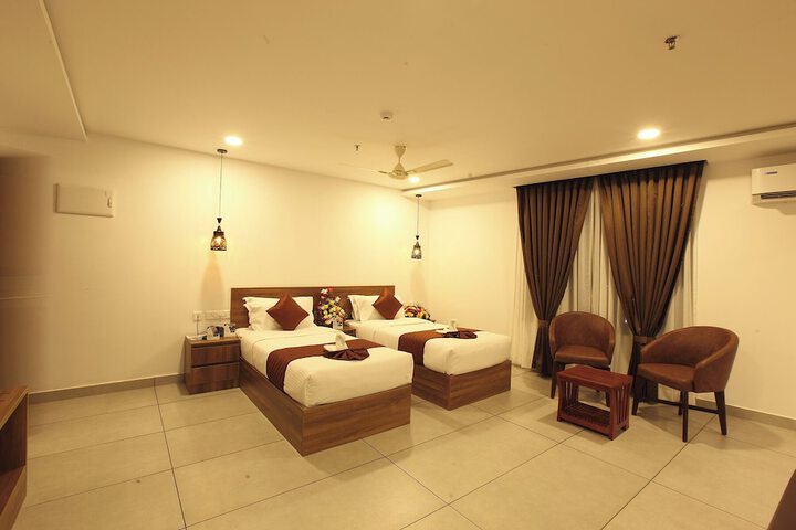 Room 5 of 13