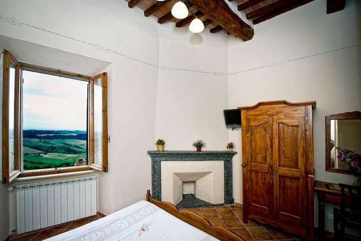 Room 15 of 35