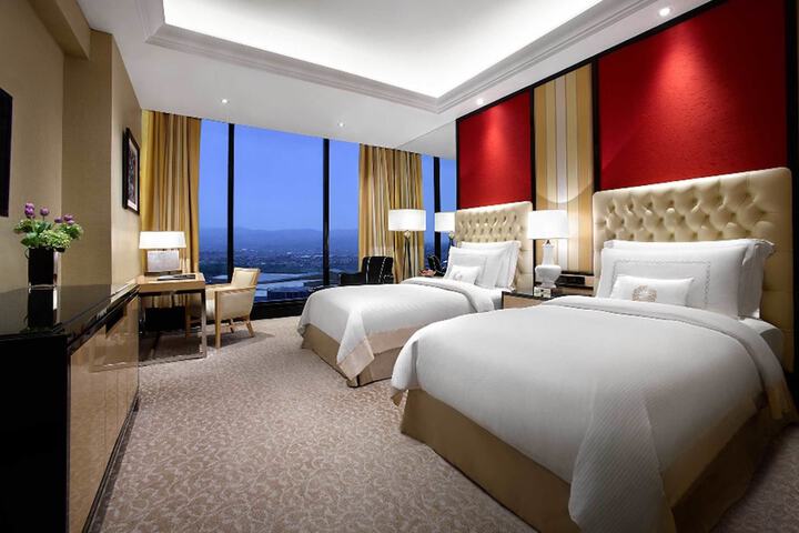 Room 7 of 65