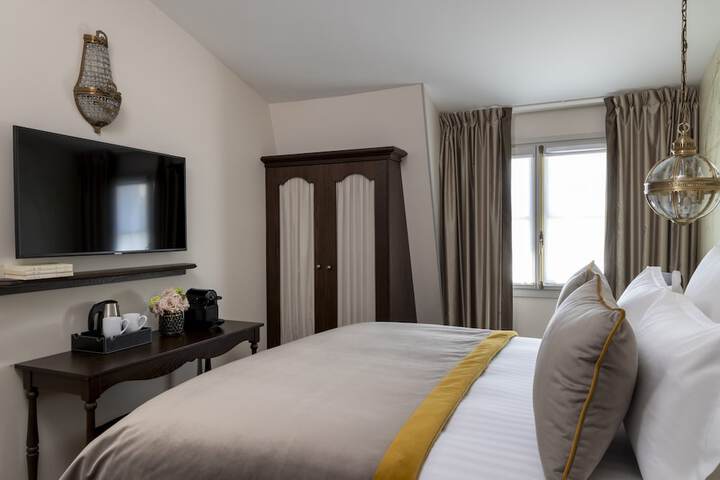 Room 4 of 46
