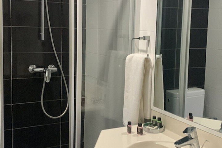 Room 10 of 19