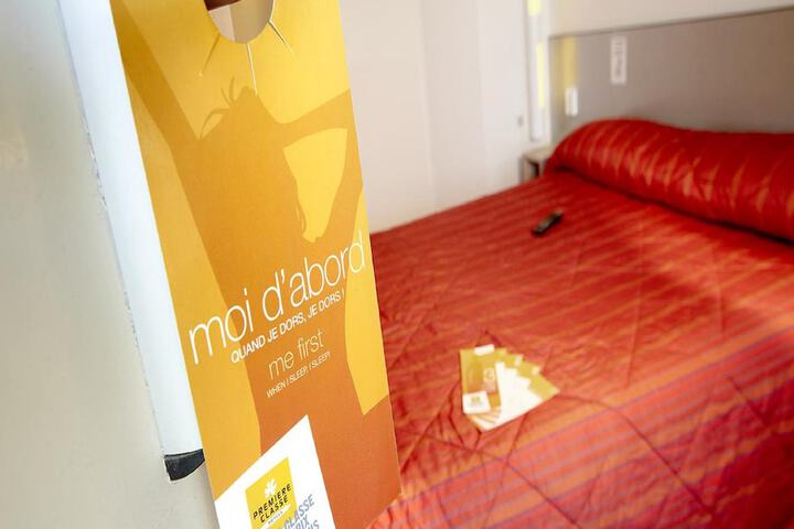 Room 10 of 30