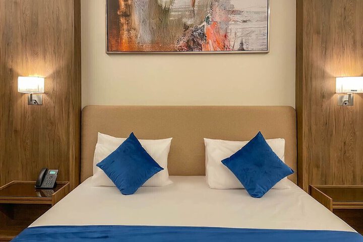 Room 12 of 53