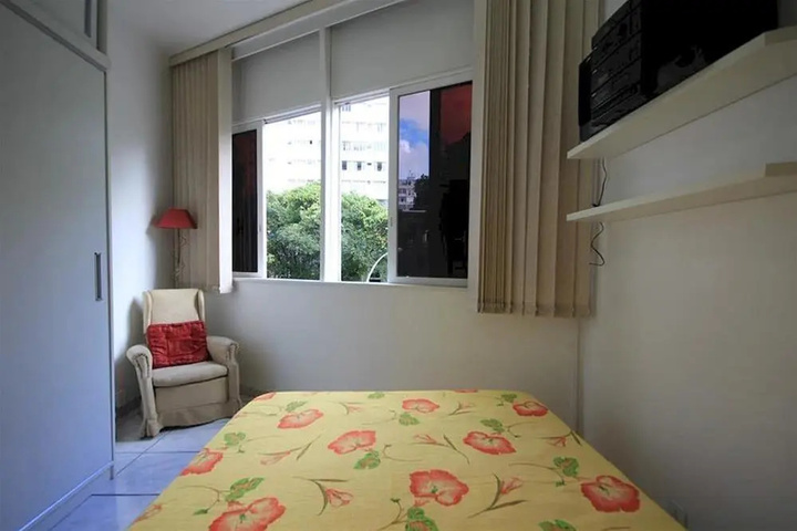 Room 5 of 11
