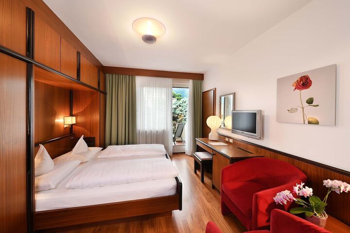 Room 5 of 46