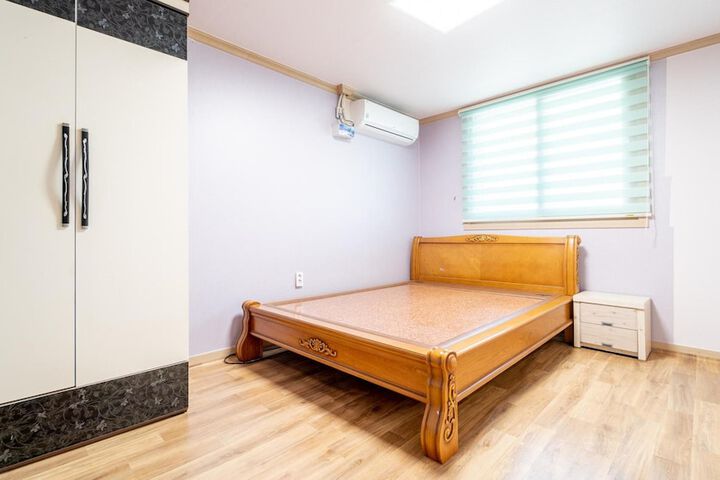 Room 5 of 59