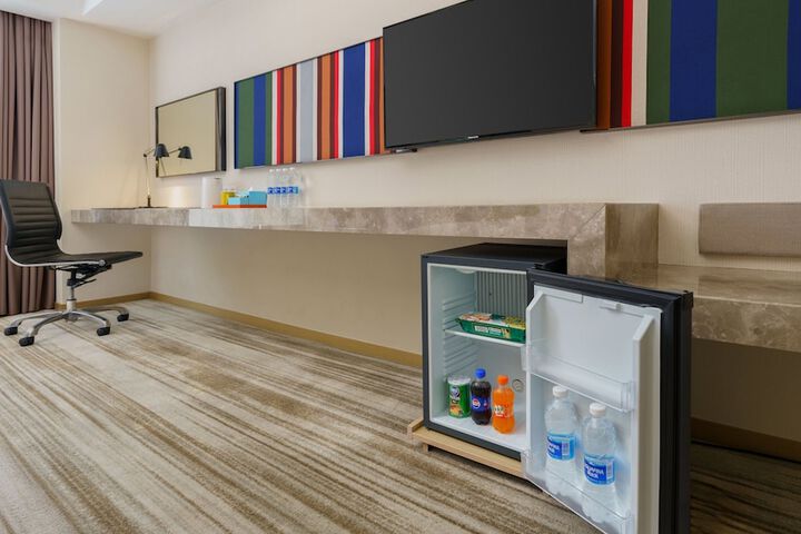 Room 14 of 38