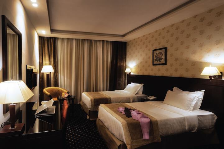 Room 8 of 40