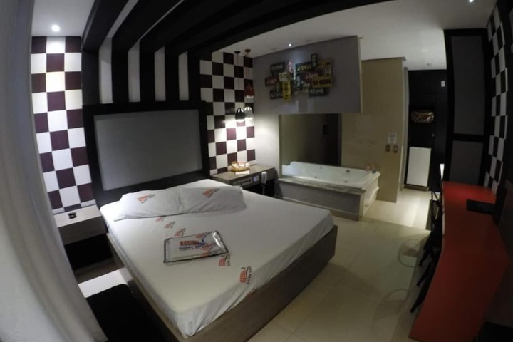Room 25 of 61