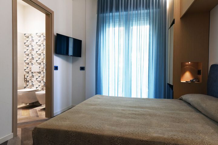 Room 8 of 70