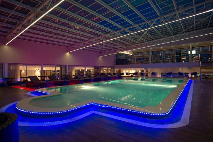 Pools & Facilities