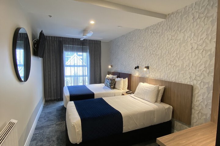 Room 44 of 116