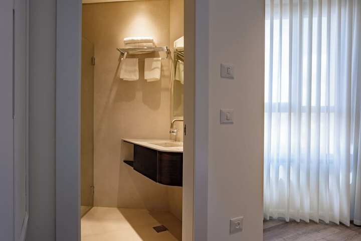 Room 30 of 52