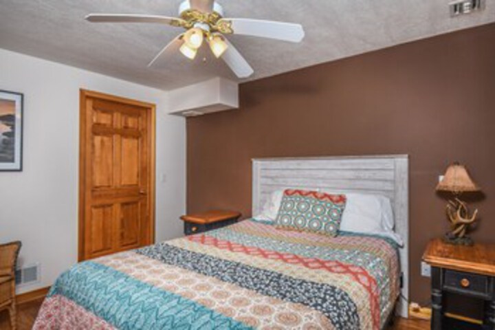 Room 33 of 34