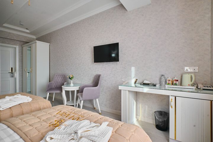 Room 10 of 68