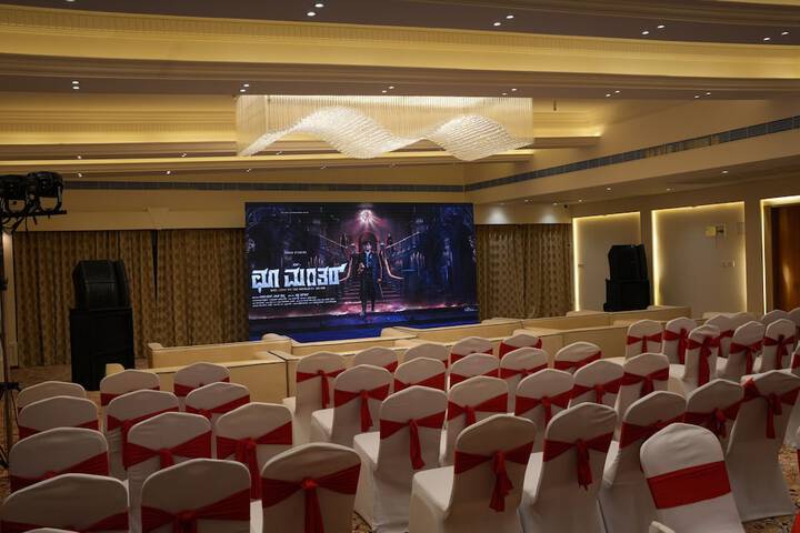 Ballroom/Hall 56 of 70