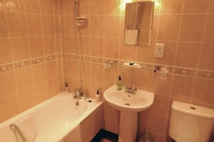 Room 8 of 13