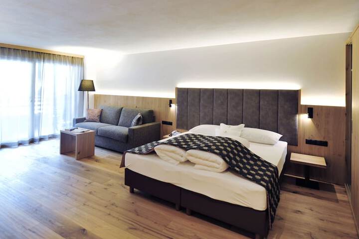 Room 6 of 42