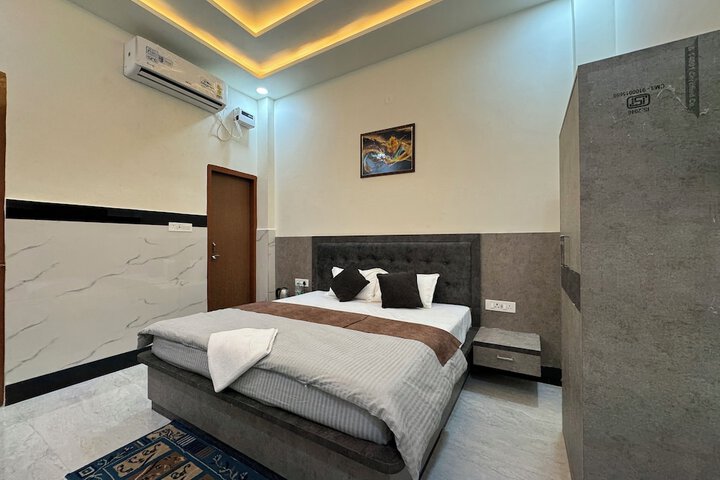 Room 15 of 57