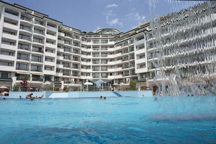 Hotel with Pool