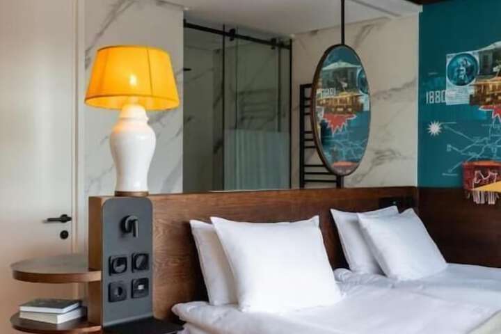 Room 3 of 21