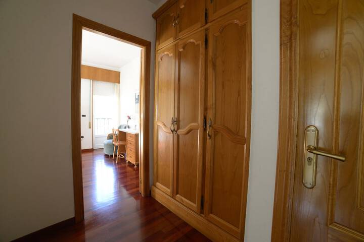 Room 2 of 62