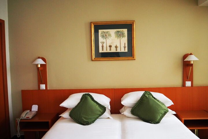 Room 13 of 50