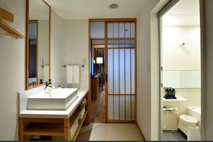 Room 54 of 73