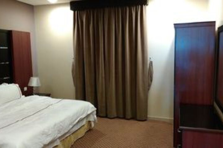 Room 12 of 39