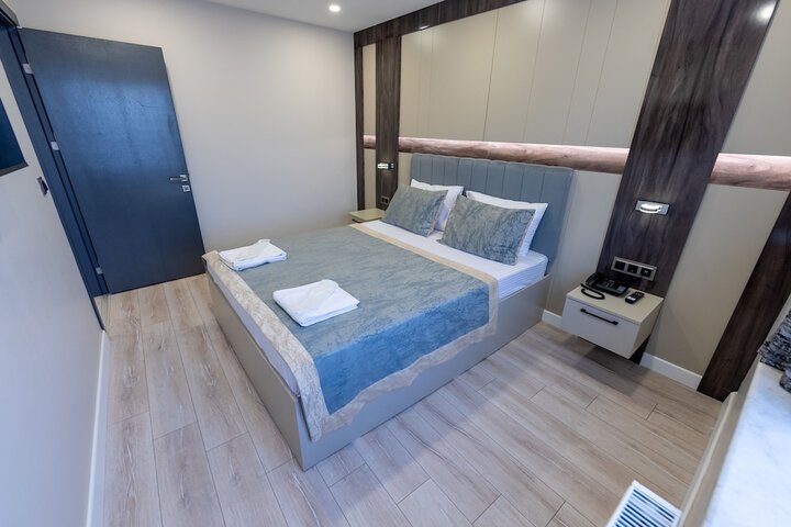 Room 12 of 48