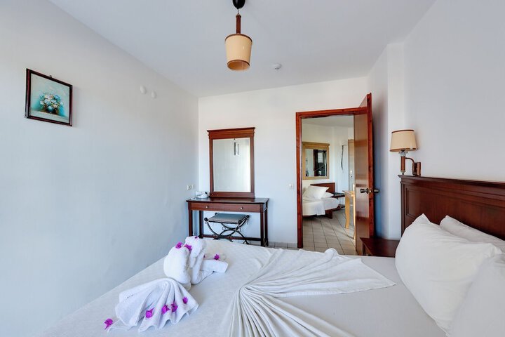 Room 10 of 72