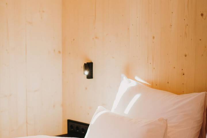 Room 26 of 117