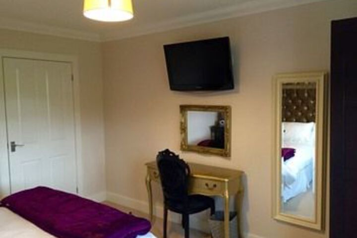 Room 10 of 25