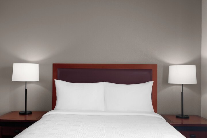Room 7 of 33