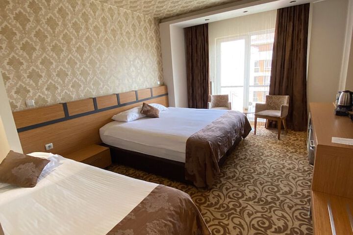 Room 8 of 43