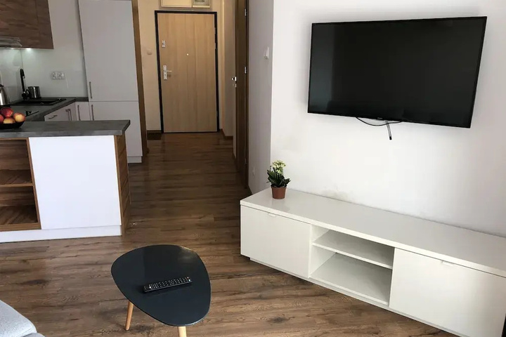 Room 6 of 10