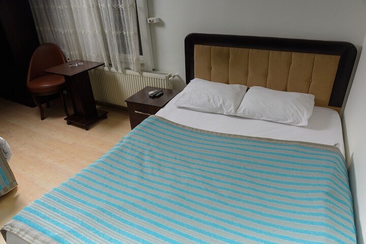 Room 4 of 13