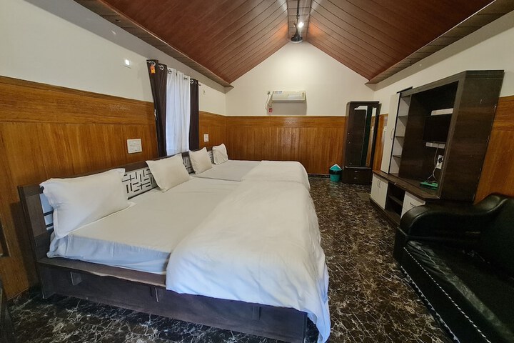 Room 15 of 66