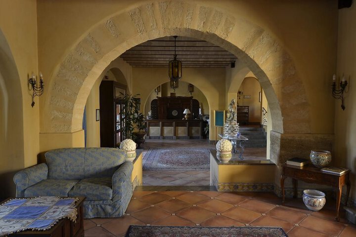 Hotel Interior 4 of 38