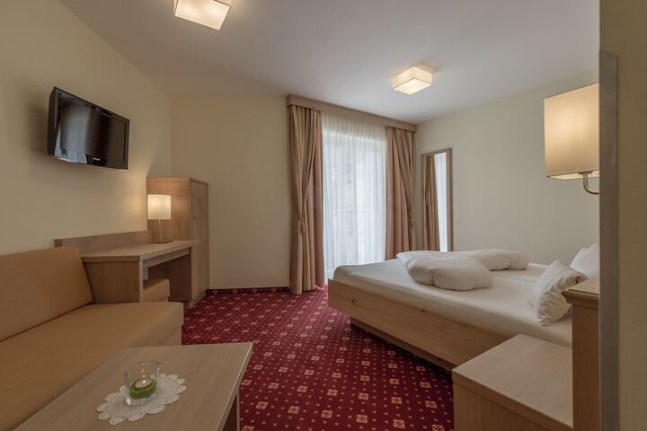 Room 7 of 45