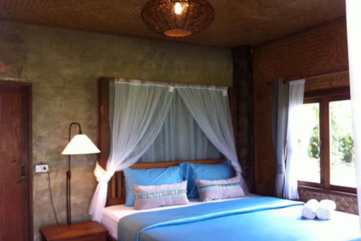Room 8 of 72