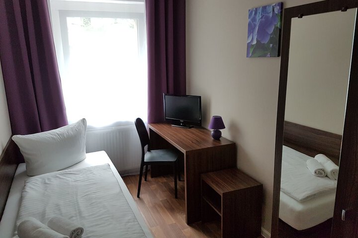 Room 15 of 37