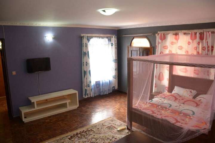 Room 9 of 19