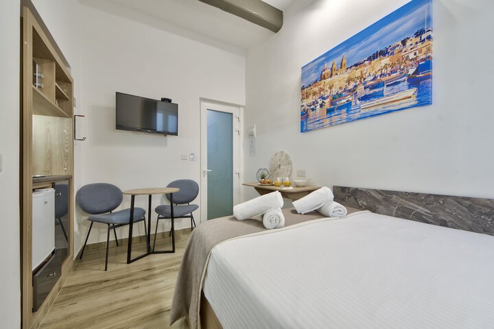 Room 2 of 19