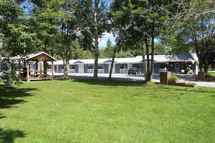 Property Grounds 22 of 32