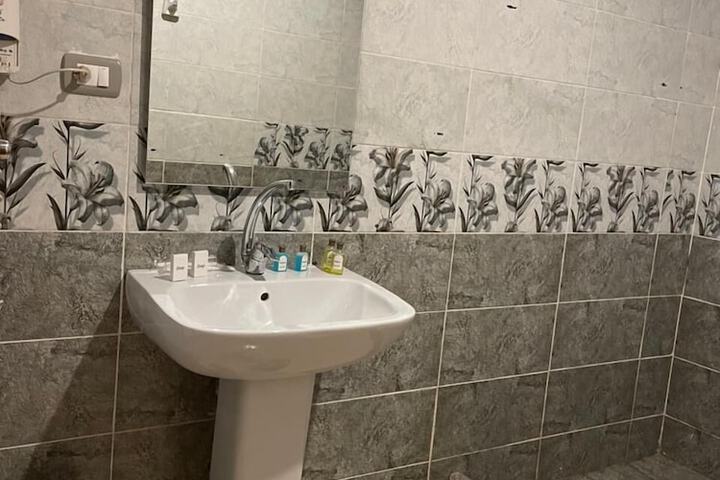 Room 12 of 32