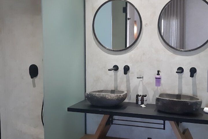 Room 125 of 198