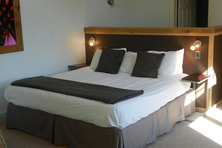 Room 3 of 17